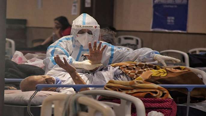 ऑक्सीजन की कमी से दिल्ली के जयपुर गोल्डन अस्पताल में 20 की मौत
