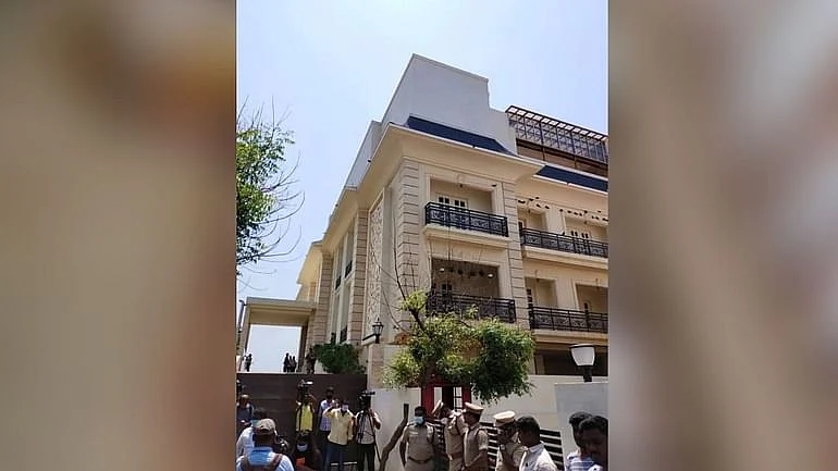 तमिलनाडु: MK स्टलिन की बेटी के घर पड़ी IT रेड की नहीं हैं ये फोटो