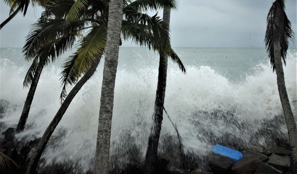 चक्रवाती तूफान ‘यास’ की आहट, ओडिशा-महाराष्ट्र में अलर्ट