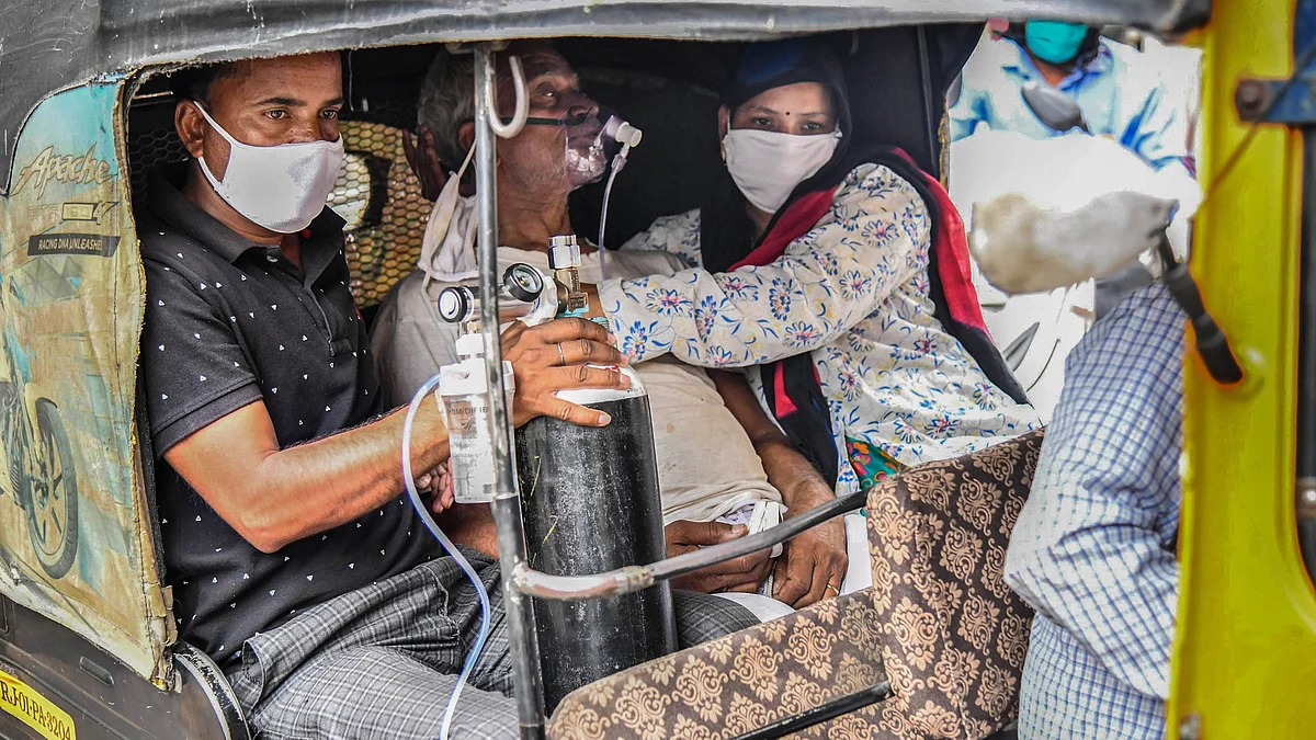 ऑक्सीजन को लेकर अवमानना केस क्यों न चलाया जाए- केंद्र से दिल्ली HC