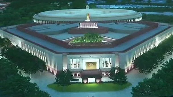 सेंट्रल विस्टा प्रोजेक्ट पर विपक्ष उठा रहा सवाल