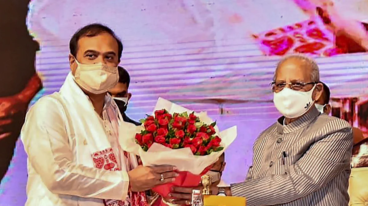 सीएम बनने के बाद राज्यपाल के साथ हिमंता बिस्वा सरमा