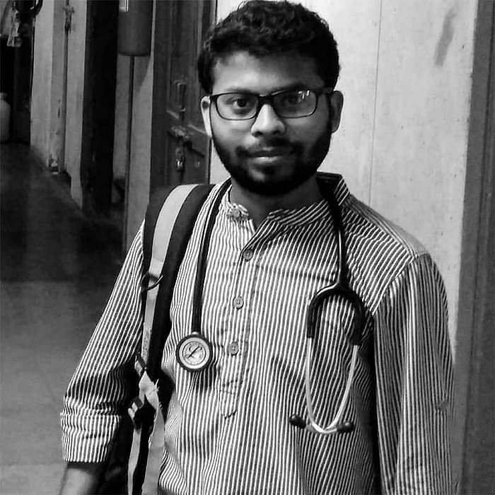 कोरोना की दूसरी लहर में भारत ने अब तक 400 से भी अधिक डॉक्टरों को खो दिया है 