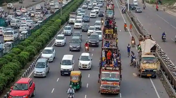 दिल्ली ट्रैफिक पुलिस ने सभी वाहनों के लिए अधिकतम स्पीड लिमिट बदली 