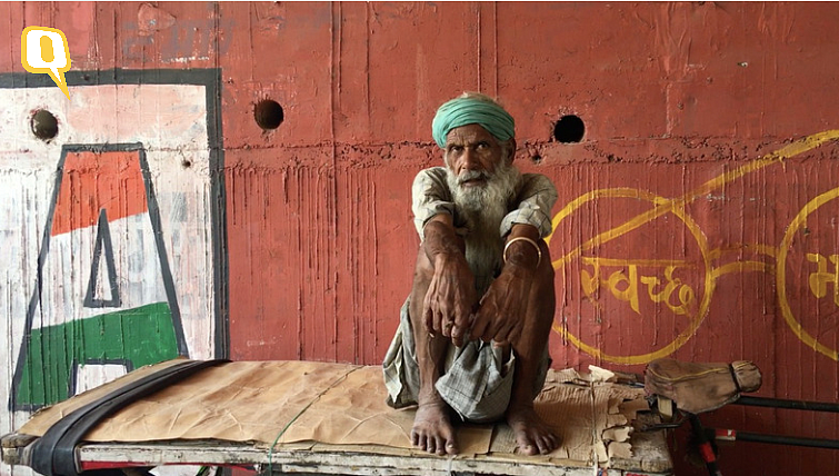 सरकारी आंकड़ों के मुताबिक, गांव में कोविड से संबंधित केवल चार मौतें हुई हैं.