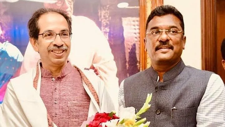 मुख्मंत्री उद्धव ठाकरे के साथ विधायक प्रताप सरनाईक&nbsp;