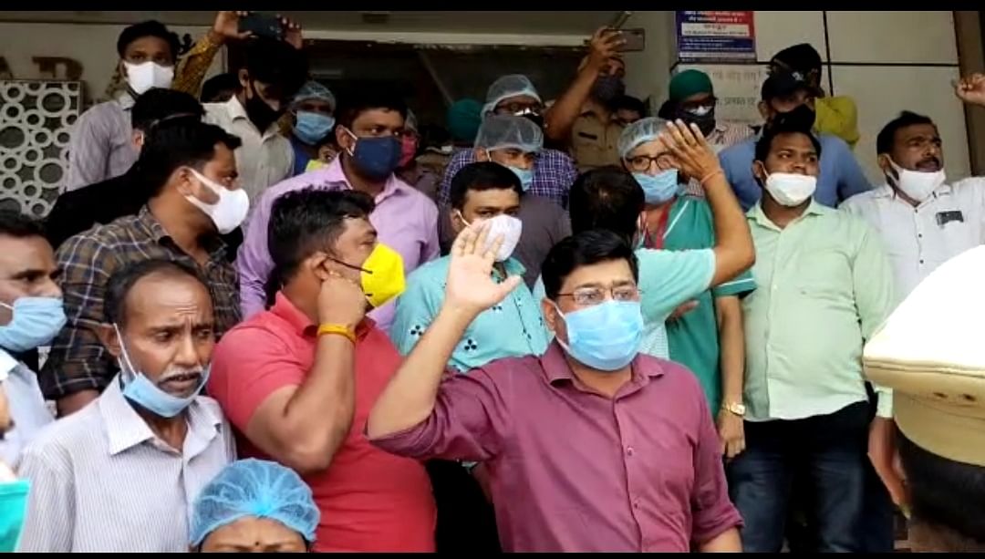 UP: ‘मॉक ड्रिल’ वीडियो वाला अस्पताल सील,DM बोले-नहीं हुई 22 मौतें