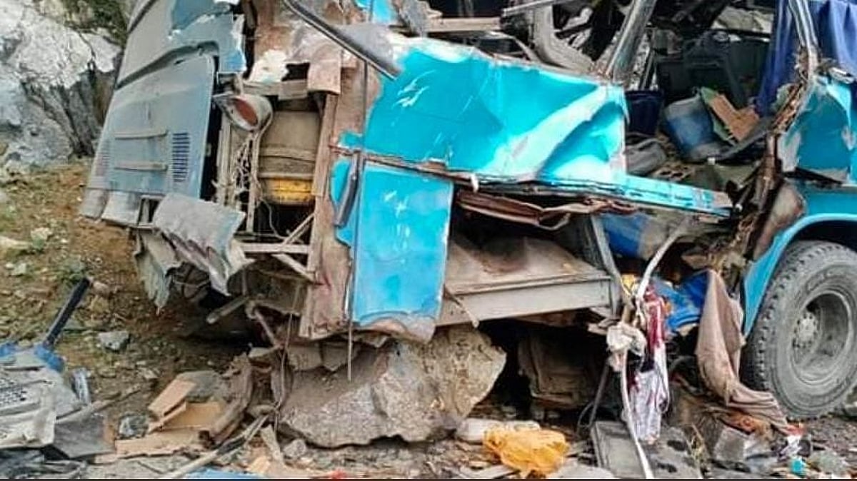 पाकिस्तान: बस ब्लास्ट में 9 चीनी नागरिक समेत 13 की मौत