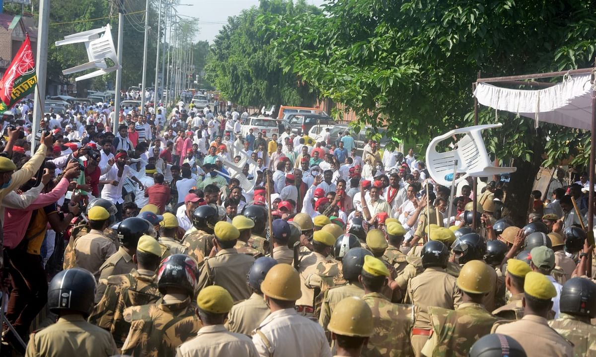 816 पंचायत सदस्य जीती SP जिला अध्यक्ष चुनाव में 5 पर सिमटी, धरना-झड़प-लाठीचार्ज