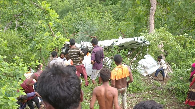 <div class="paragraphs"><p>महाराष्ट्र के जलगांव में विमान दुर्घटनाग्रस्त</p></div>