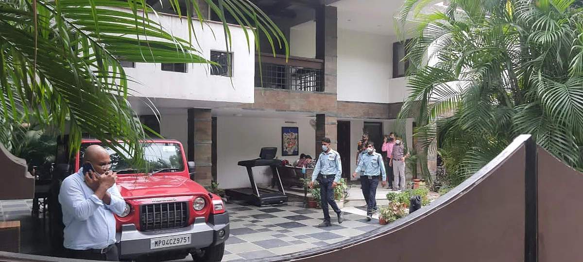 दैनिक भास्कर ग्रुप के भोपाल,जयपुर समेत कई ऑफिस पर इनकम टैक्स का छापा