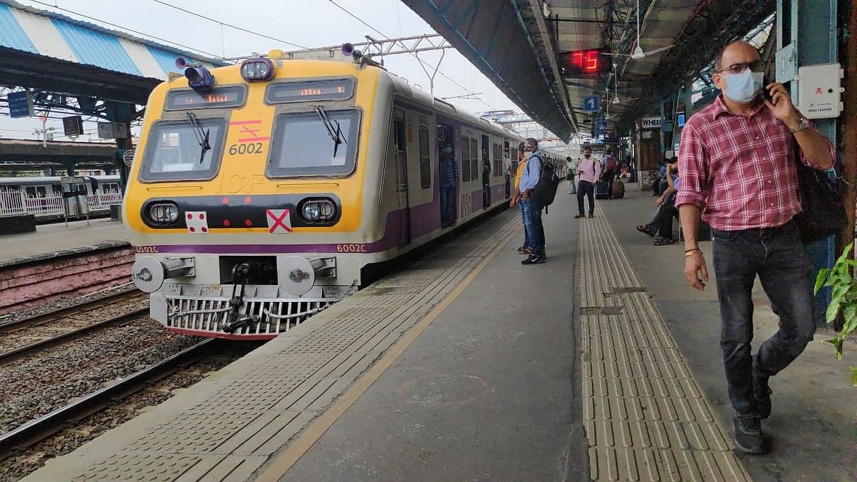 Mumbai Local Train Resumes: यात्री दोनों डोज कंप्लीट होने के 14 दिन बाद यात्रा कर सकते हैं