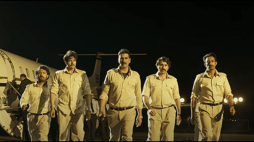Bell Bottom Full Movie Review: Akshay Kumar's film like a hijack flight from the beginning Bell Bottom Full Movie Review: Akshay Kumar's film like a hijack flight from the beginning