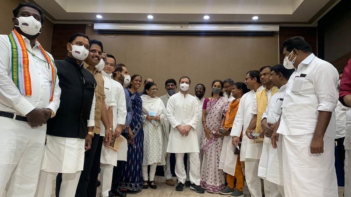 राहुल गांधी का विपक्षी सांसदों के साथ ब्रेकफास्ट, AAP ने किया किनारा