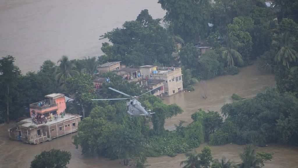 पश्चिम बंगाल में बारिश-बाढ़ से 15 लोगों की मौत, 3 लाख लोग प्रभावित