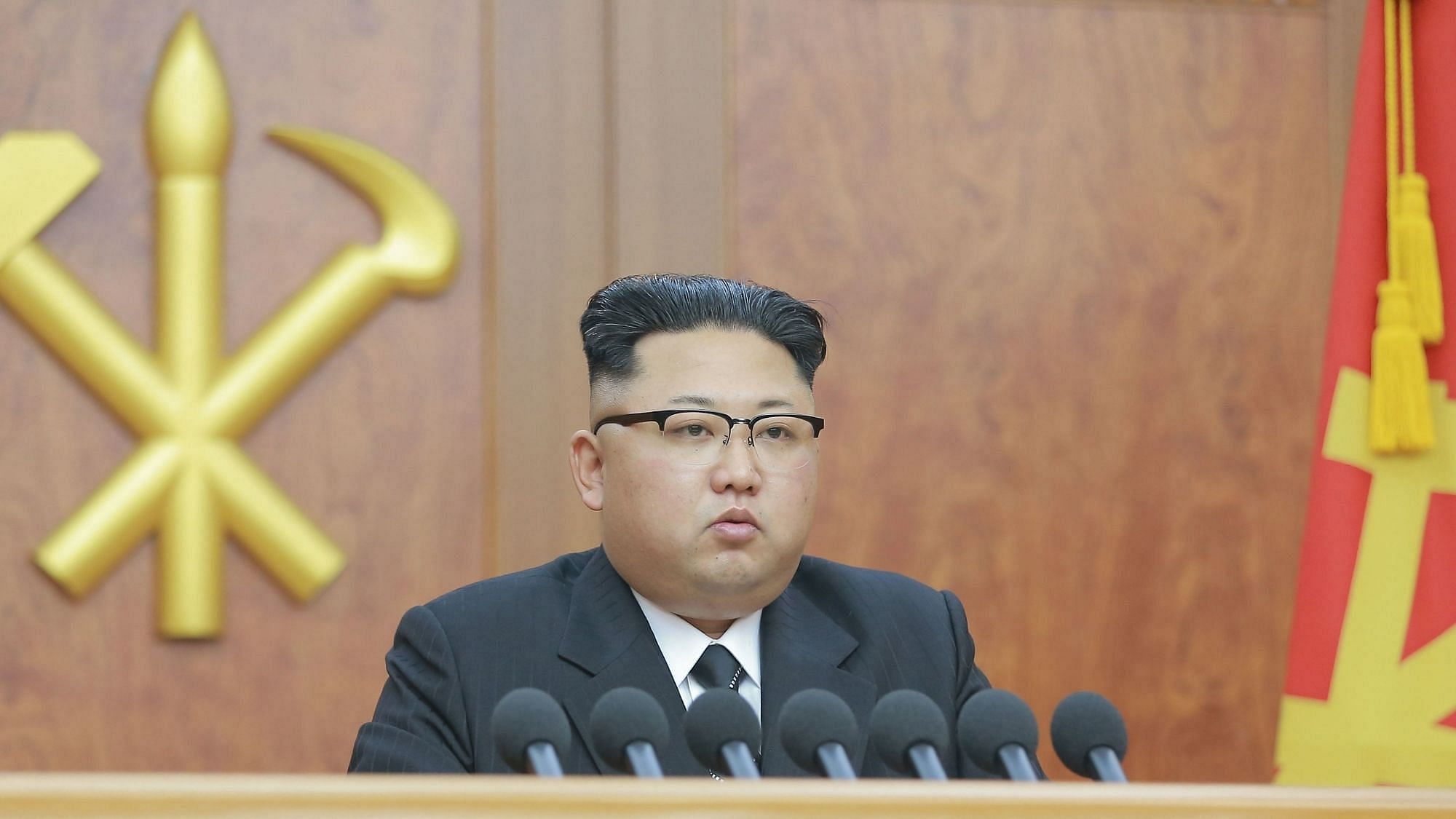<div class="paragraphs"><p>उत्तर कोरिया के तानाशाह किम</p></div>