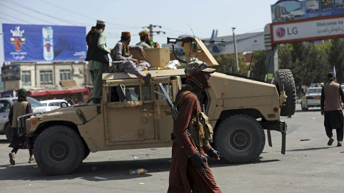तालिबान का ऐलान, अफगान नागरिकों को देश से बाहर नहीं जाने देंगे