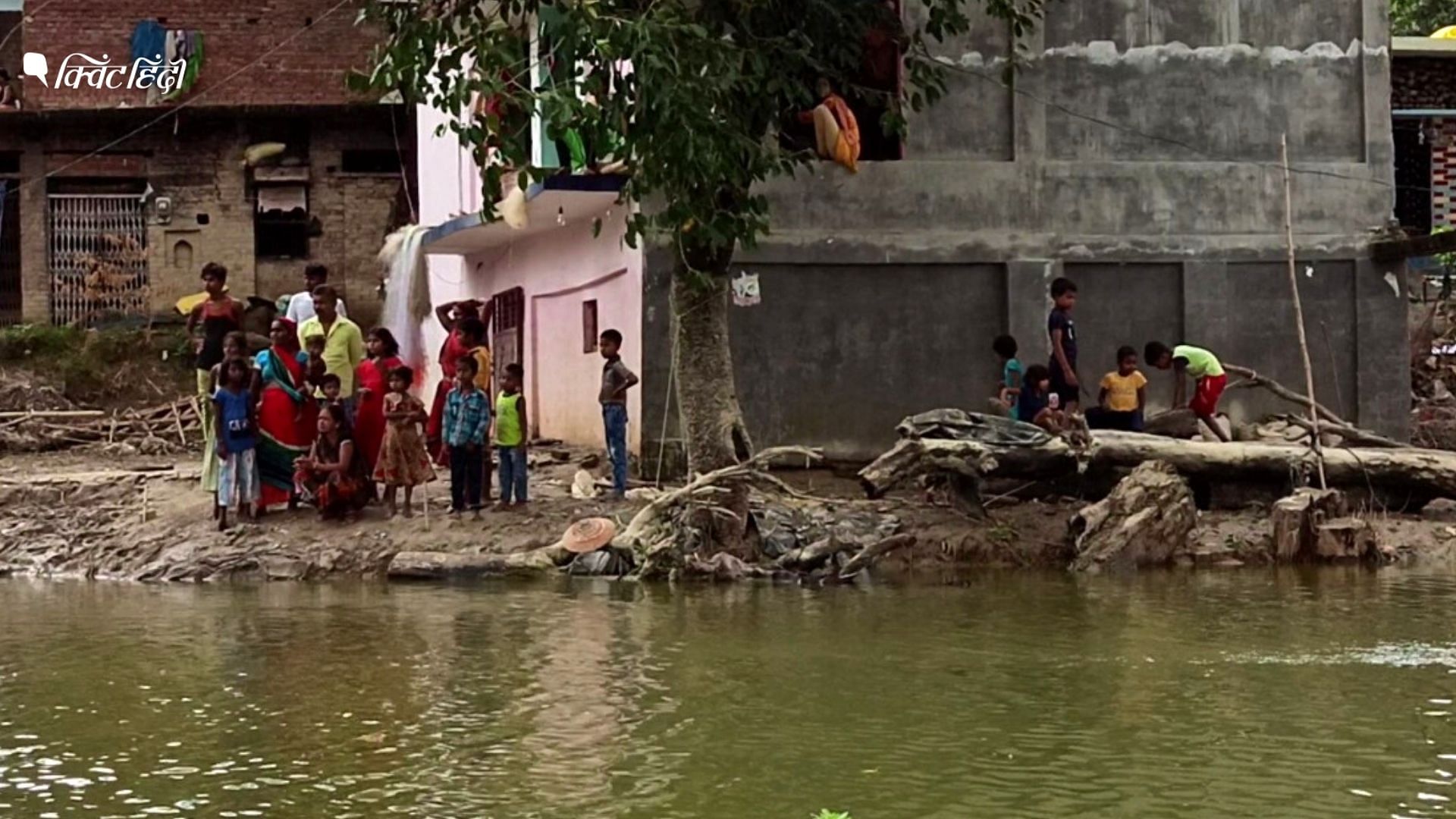 <div class="paragraphs"><p>Gorakhpur Flood:&nbsp;योगी सरकार से क्या है बाढ़ पीड़ितों की मांग?</p></div>