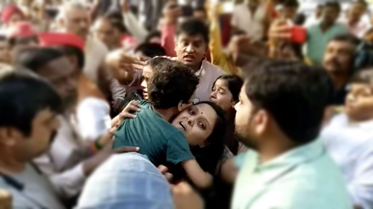 गोरखपुर हत्याकांड :पुलिस,पत्रकार,पॉलिटिक्स से घिरी पीड़िता,संवेदना बची ही नहीं