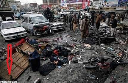 ये फोटो साल 2013 में पाकिस्तान के क्वेटा में हुए बम धमाके की है, जिसे भारत-पाक मैच से जोड़कर शेयर किया जा रहा है