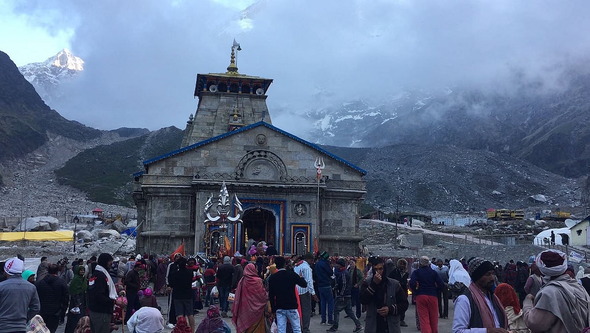 उत्तराखंड: भारी बारिश और बर्फबारी का चारधाम यात्रा पर असर, अलर्ट हुआ जारी