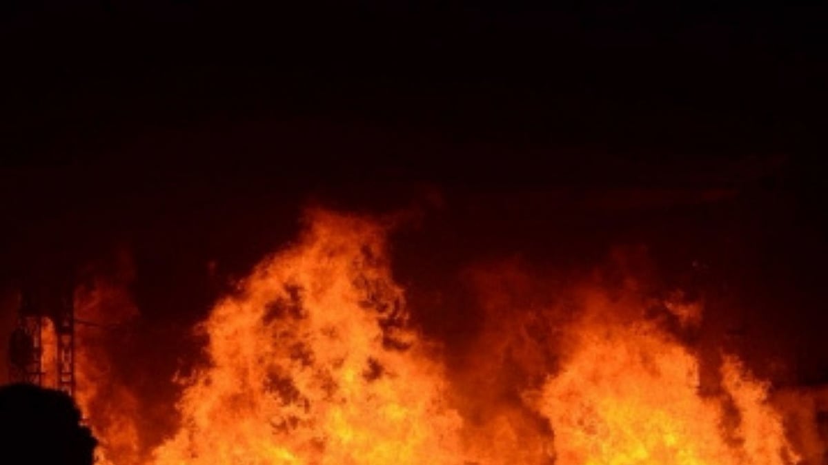 पश्चिम बंगाल के सचिवालय नबन्ना में लगी आग