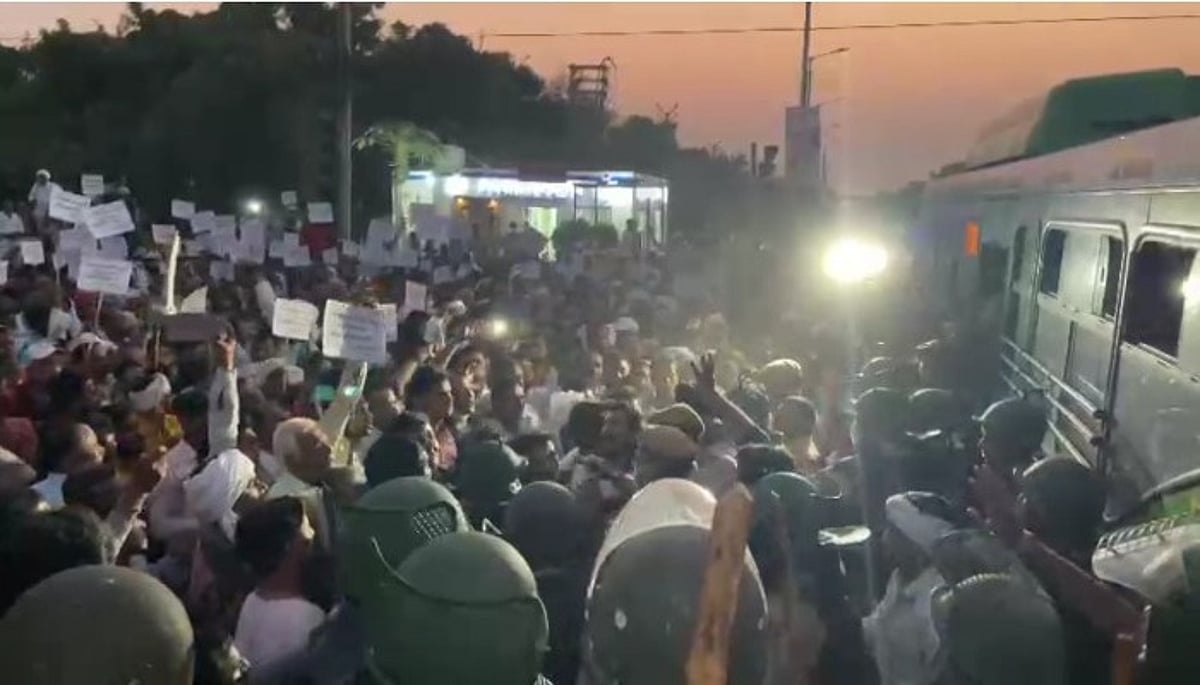 लखबीर सिंह की हत्या को लेकर प्रदर्शन, दिल्ली पुलिस ने सिंघु बॉर्डर आने से रोका