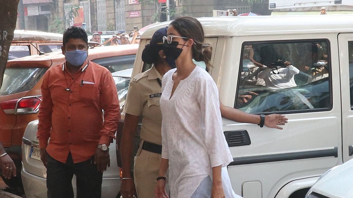 अनन्या पांडे से NCB ने 4 घंटे तक की पूछताछ, ड्रग्स लेने का आरोप