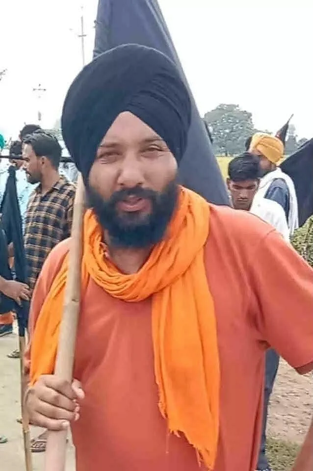 <div class="paragraphs"><p>35 वर्षीय दिलजीत उत्तर प्रदेश के लखीमपुर खीरी में अक्टूबर की शुरुआत में मारे गए चार किसानों में से एक थे.</p></div>