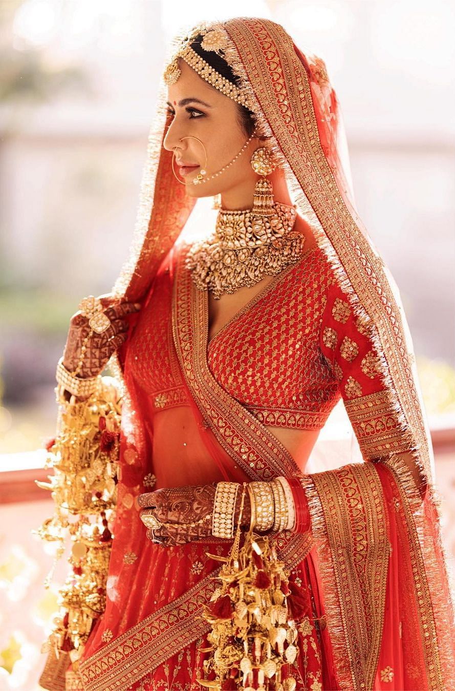 कैटरीना कैफ और विक्की कौशल 9 दिसंबर को राजस्थान के फोर्ट बरवाड़ा में शादी के बंधन में बंधे.