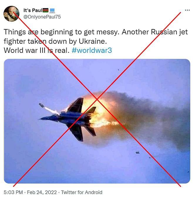 ओरिजिनल फोटो तब ली गई थी, जब दो मिग -29 रूसी जेट यूके में एक एयरशो के दौरान आपस में टकरा गए थे