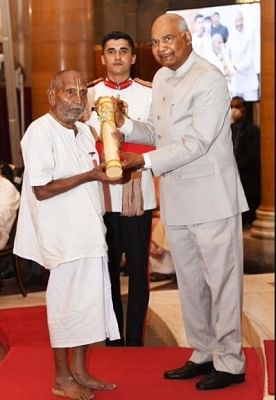 125 वर्षीय योगगुरु स्वामी शिवानंद को मिला पद्मश्री पुरस्कार