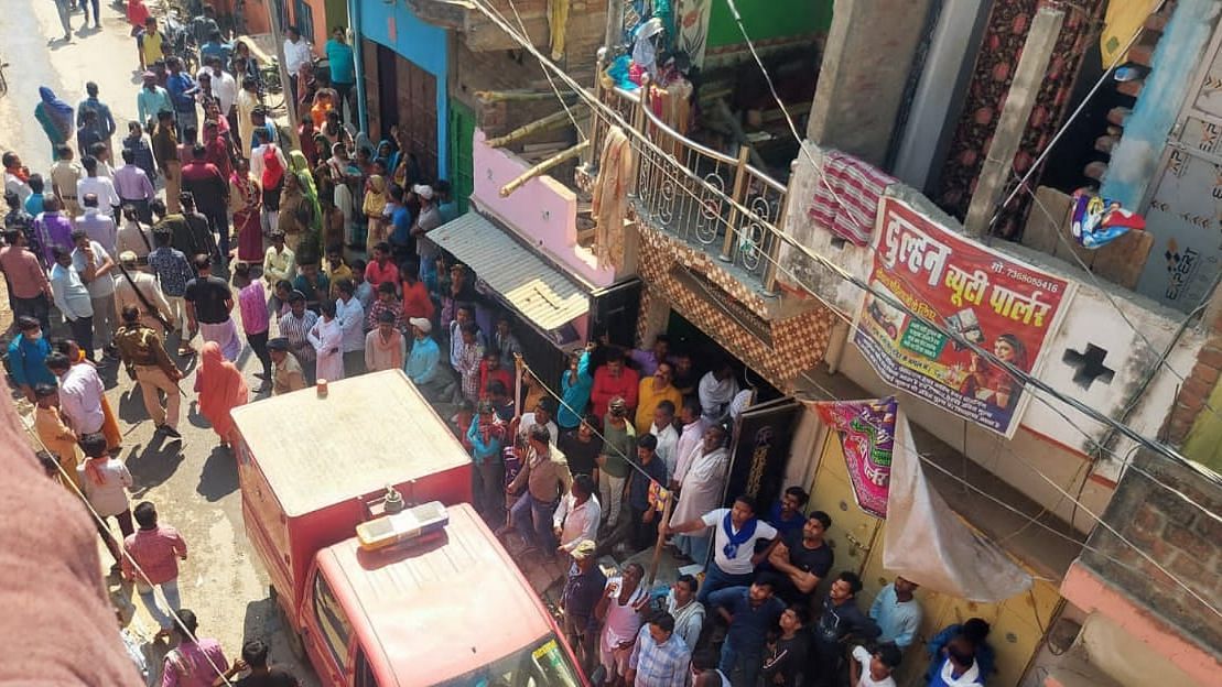 बिहार के गोपालगंज के बथुआ बाजार में धमाका, 1 की मौत- डीएम ने बंद कराया बाजार