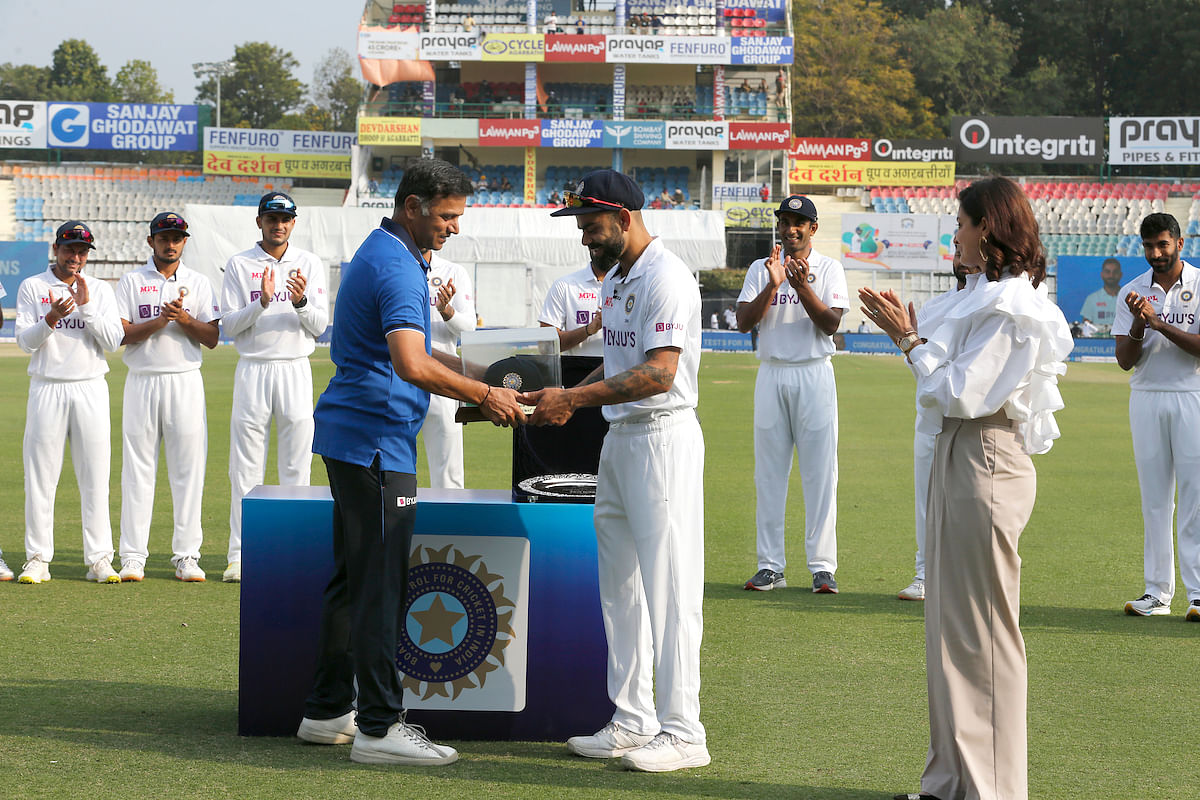 100 टेस्ट मैच खेलने वाले 12वें भारतीय क्रिकेट बने विराट कोहली, सम्मान समारोह में पहुंची अनुष्का शर्मा