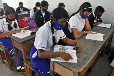 <div class="paragraphs"><p>कर्नाटक में कश्मीरी पंडितों के लिए सामने आया संस्थान, बच्चों को मुफ्त शिक्षा का ऐलान</p></div>