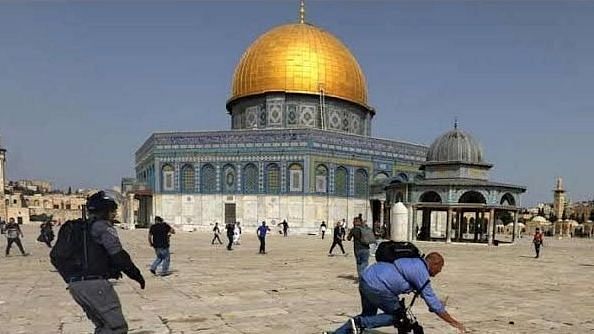 <div class="paragraphs"><p>इजराइल-फिलिस्तीन के बीच हिंसक झड़पों का अखाड़ा क्यों बनी है Al Aqsa मस्जिद ?</p></div>