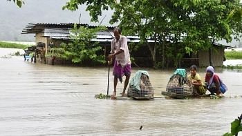 <div class="paragraphs"><p>असम बाढ़: 18 लोगों की मौत, 32 जिलों में 8.39 लाख से अधिक लोग प्रभावित</p></div>