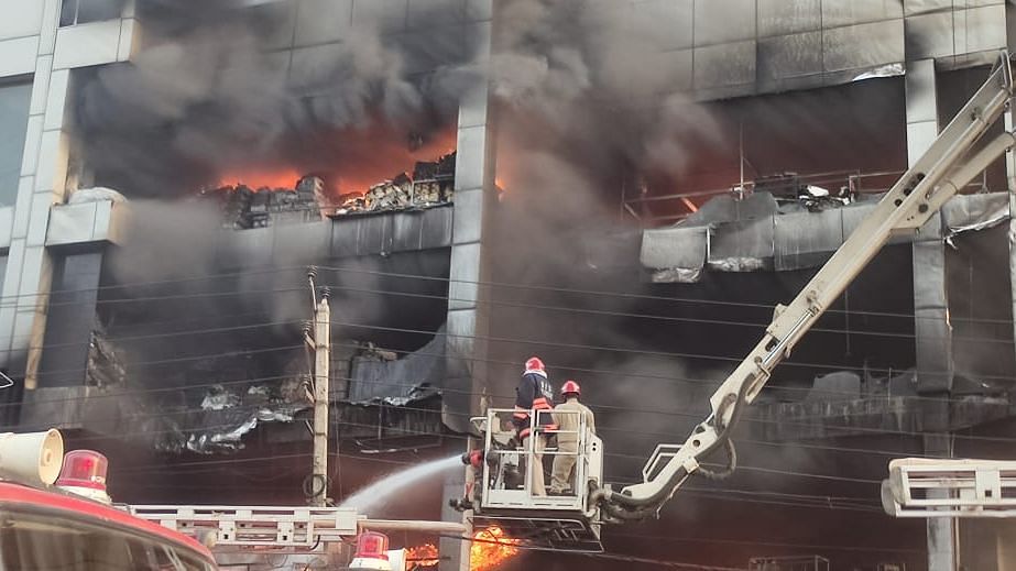 Delhi Fire: मुंडका में आग का 'तांडव'- राष्ट्रपति,PM और CM केजरीवाल ने जताया शोक