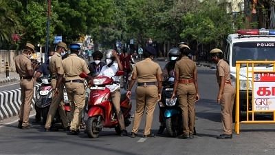 <div class="paragraphs"><p>भारत में श्रीलंका नागरिकों की घुसपैठ को रोकने के लिए तमिलनाडु पुलिस हाई अलर्ट पर</p></div>