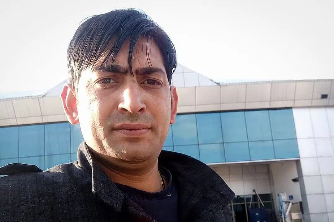 <div class="paragraphs"><p>राहुल भट</p></div>