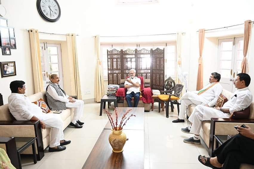 Rajya Sabha Polls: हरियाणा से निर्दलीय राज्यसभा सांसद सुभाष चंद्रा बीजेपी की विधायक दल की बैठक में भी शामिल हुए.