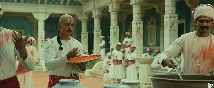 Samrat Prithviraj फिल्म ऐतिहासिक अशुद्धियों से भरी हुई है, जिसमें वास्तुकला और भाषा में गलत बयानी शामिल है.