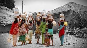 Etah: 50 गांवों में पेयजल संकट, योजनाएं फेल- उद्योगों पर पानी खारा करने का आरोप