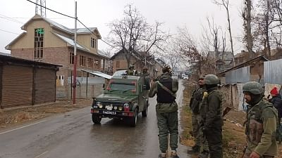<div class="paragraphs"><p>Jammu-Kashmir: कुलगाम में आतंकवादियों और सुरक्षा बलों के बीच शुरू हुई मुठभेड़</p></div>