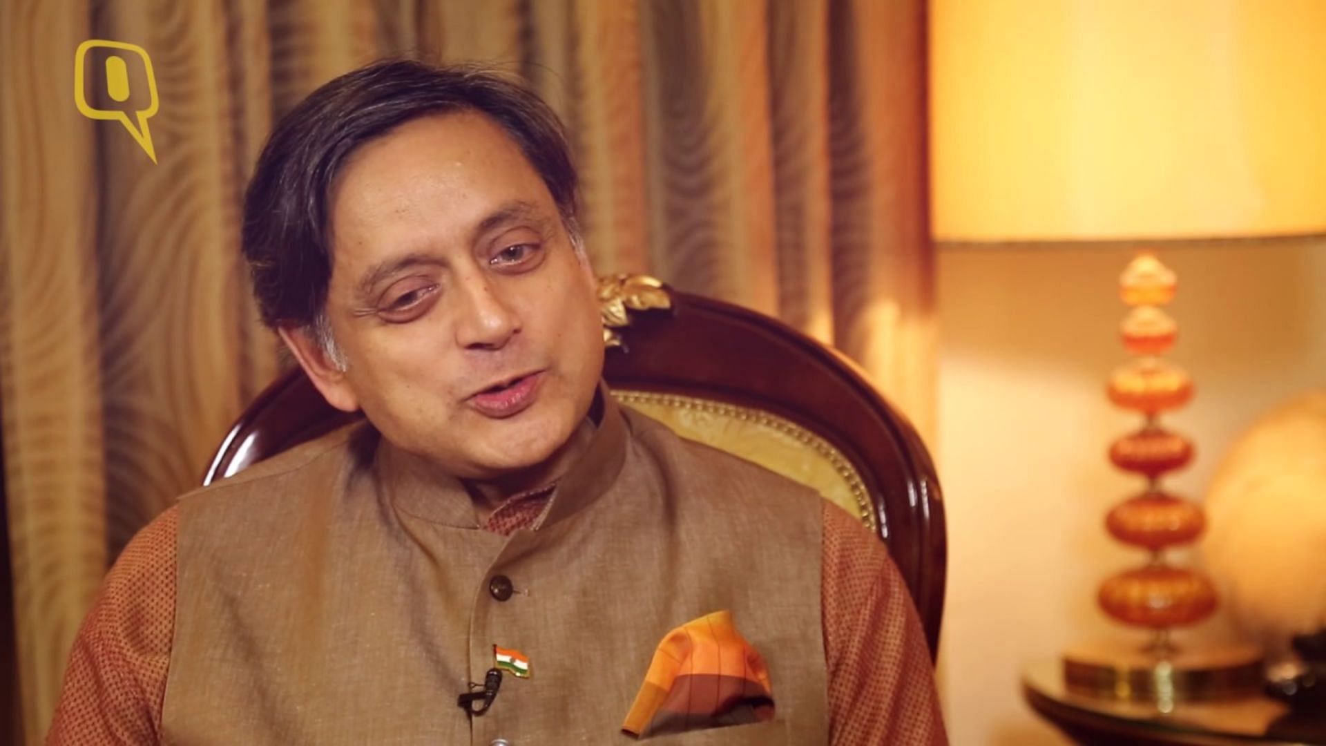 <div class="paragraphs"><p>Shashi Tharoor को फ्रांस का सर्वोच्च नागरिक सम्मान लीजन ऑफ ऑनर मिला</p></div>