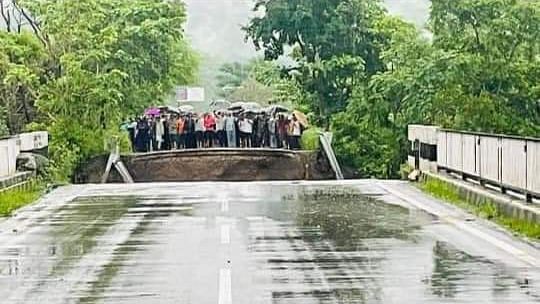 Uttarakhand: देहरादून में बादल फटा, सोंग नदी का पुल टूटा- कई जगहों पर लैंडस्लाइड