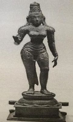 <div class="paragraphs"><p>50 साल पहले चोरी हुई थी पार्वती की मूर्ति, अब  न्यूयॉर्क के ऑक्शन हाउस में मिली</p></div>