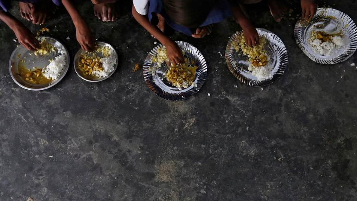 उदयपुर: दलित ने परोसा मिड डे मील, कुक ने बच्चों से खाना फेंकने को कहा, गिरफ्तार