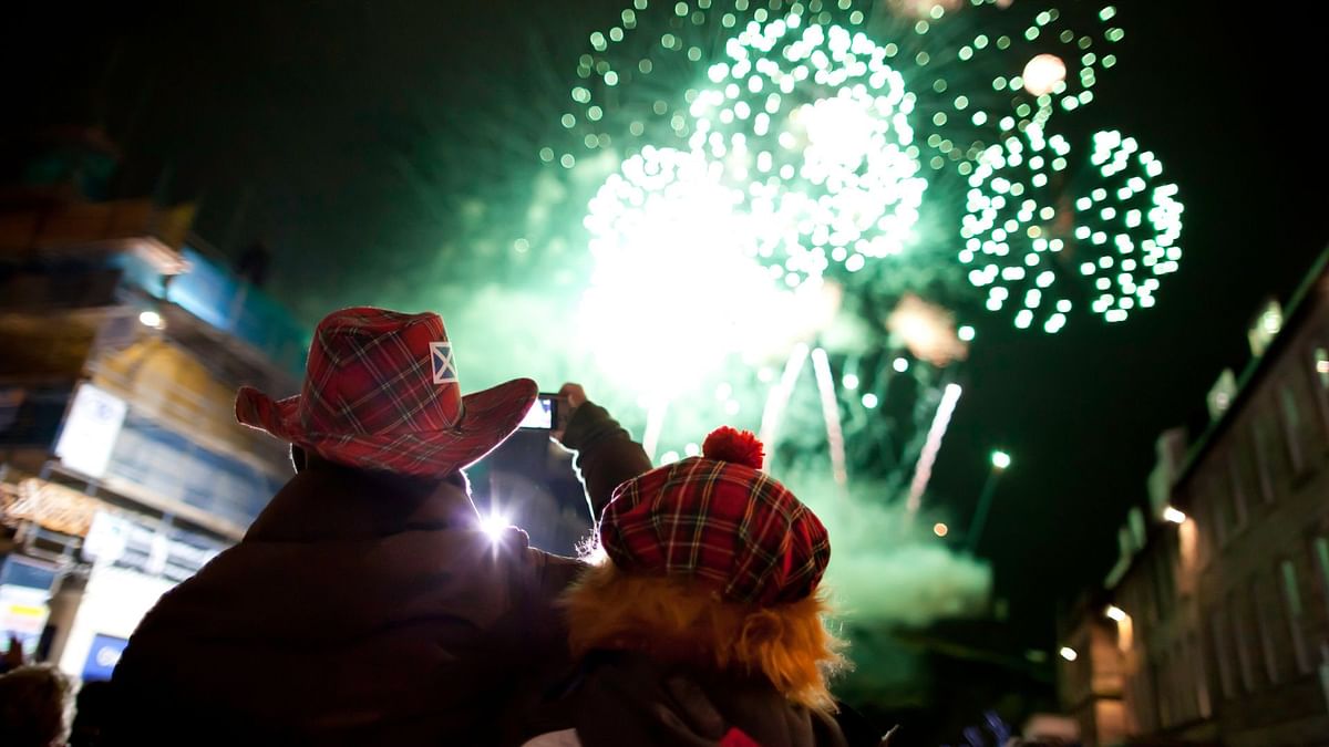 Diwali 2022: चीन का Lantern Festival हो या स्कॉटलैंड का Hogmanay- रौशनी का त्यौहार दुनिया भर में मनाया जाता है