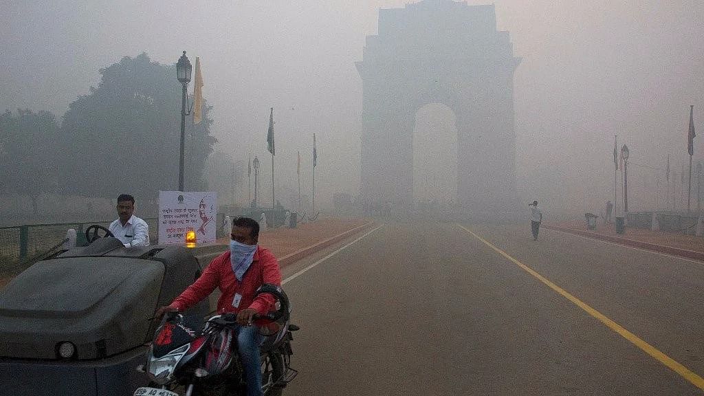 दिल्ली: 25 अक्टूबर से नियम, प्रदूषण सर्टिफिकेट दिखाने पर ही मिलेगा पेट्रोल डीजल